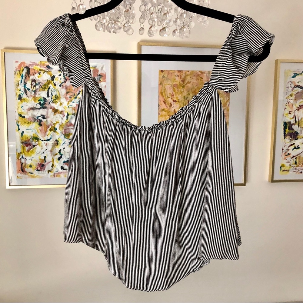 Off shoulder ruffle top